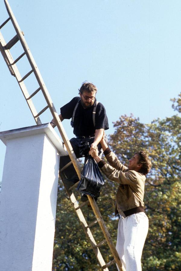 Bild 1 von 1: Im Bild (v.li.): Götz Kauffmann (Meisel), Andreas Vitasek (Axel Mozart).