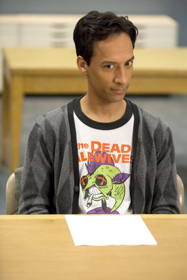 Bild 1 von 20: Auf der Suche nach dem alten Computerlabor des ersten Deans von Greendale, müssen Abed (Danny Pudi) und die Truppe viele Gefahren meistern und mit Einfallsreichtum punkten ...