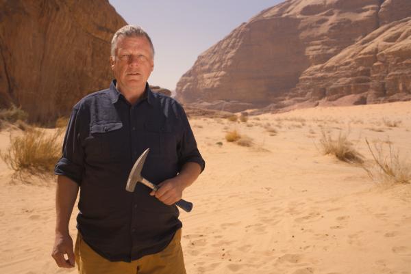 Bild 1 von 7: Colin Devey ist in der jordanischen Wüste, wo er nach Kupfer und anderen Elementen für den klimaneutralen Umbau unserer Wirtschaft sucht.