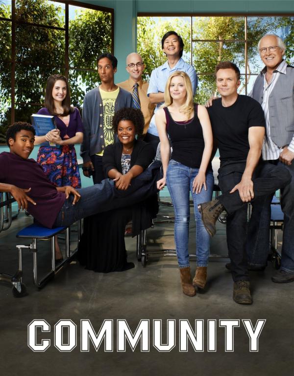 Bild 1 von 20: (4. Staffel) - Community - Eine ganz spezielle Lerngruppe: (v.l.n.r.) Troy Barnes (Donald Glover), Annie Edison (Alison Brie), Abed Nadir (Danny Pudi), Shirley Bennett (Yvette Nicole Brown), Dean Pelton (Jim Rash), Senor Chang (Ken Jeong), Britta Perry (Gillian Jacobs), Jeff Winger (Joel McHale) und Pierce Hawthorne (Chevy Chase) ...