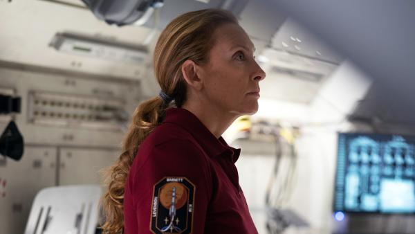 Bild 1 von 4: Captain Marina Barnett (Toni Collette)