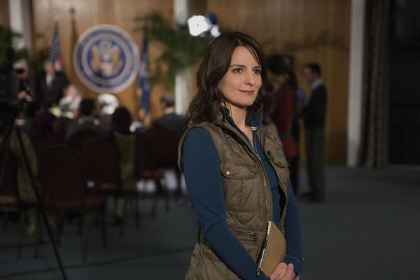 Bild 1 von 11: Die Journalistin Kim Baker (Tina Fey) möchte ihrem langweiligen Leben in New York entfliegen und lässt sich nach Afghanistan als Kriegsreporterin versetzten. Doch wird sie das harte Leben dort wirklich meistern?