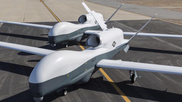 Bild 1 von 2: Die Drohne MQ-4 Triton kann ein Objekt aus über 15.000 Metern Höhe entdecken und blitzschnell klassifizieren.