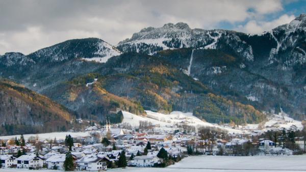 Bild 1 von 4: Aschau im Winter.