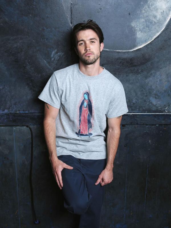 Bild 1 von 17: (1. Staffel) - Ist Mitbesitzer des Paddy's, eines schlecht besuchten Pubs in Philadelphia: Mac (Rob McElhenney) ...