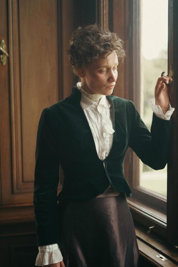 Bild 1 von 2: Im Bild: Lili Winderlich als Bertha von Suttner.