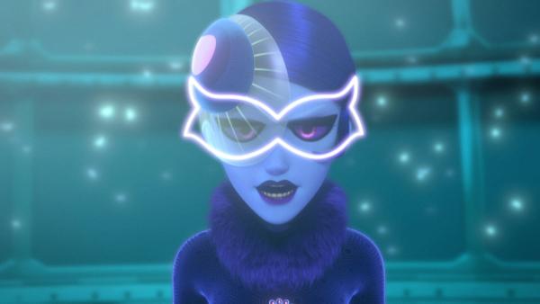 Bild 1 von 5: Marinette organisiert mit ihren Freunden eine Modenschau und ist dabei selbst Model - gemeinsam mit Adrien! Enttäuscht darüber, dass ihre Modelträume nicht wahr werden, wird Juleka von Hawk Moth wieder in Reflekta verwandelt. Diesmal bekommt sie aber von Mayura das Sentimonster \