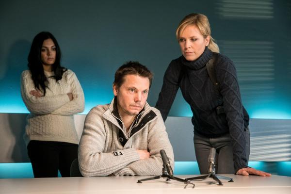 Bild 1 von 5: (v.l.n.r.) Olivia Fareedi (Nilam Farooq); Falk Michel (Marek Harloff); Ina Zimmermann (Melanie Marschke)