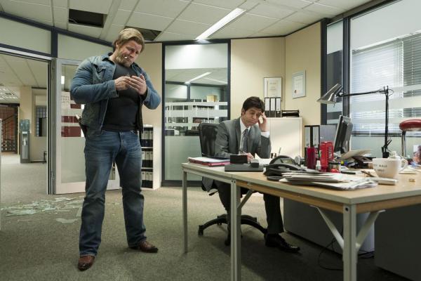 Bild 1 von 16: Ein neuer Fall beschäftigt Mick Brisgau (Martin Klempnow, l.) und seinen Kollegen Andreas Kringge (Michael Müller, r.) ...