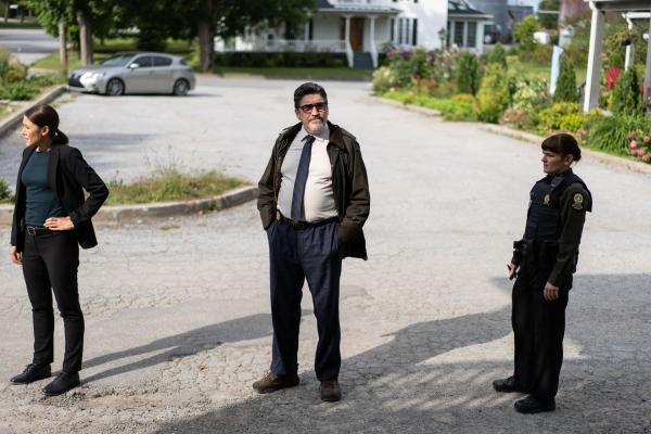 Bild 1 von 13: (v.l.n.r.) Isabelle Lacoste (Elle-Máijá Tailfeather); Armand Gamache (Alfred Molina); Yvette Nichol (Sarah Booth)