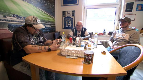 Bild 1 von 3: Willy (li.), Günni und Willys Sohn Tim (re.)