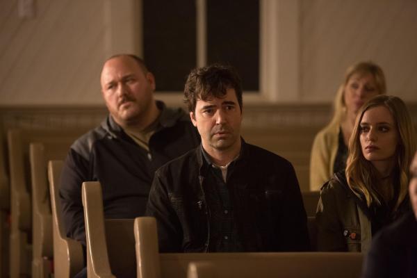 Bild 1 von 13: (v.l.n.r.) Ben Burns (Will Sasso); Sam Loudermilk (Ron Livingston); Claire Wilkes (Anja Savcic)