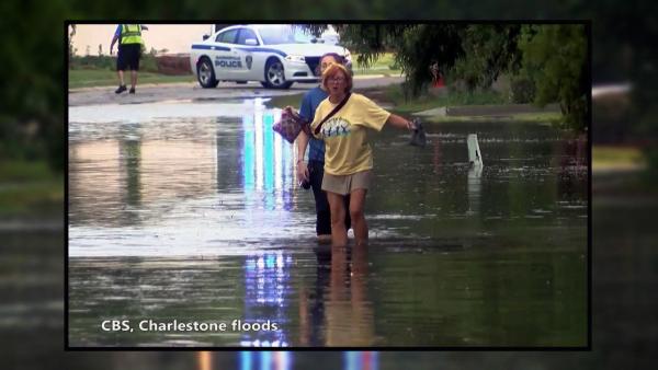 Bild 1 von 3: Im Bild: Die Stadt Charleston im Südosten der USA hat die Öl- und Gasindustrie auf Wiedergutmachung verklagt, da die Verwaltung davon ausgeht, dass diese verantwortlich ist für die Zunahme an Überschwemmungen in der Stadt.