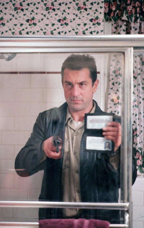 Bild 1 von 10: Er ist Kopfgeldjäger wider Willen, aber als Ex-Polizist in Sachen Gansterjagd ein Profi - Jack Walsh (Robert De Niro). 100.000 Dollar bietet ihm der Mafiosi Nascone, wenn es ihm gelingt, dessen ehemaligen Buchhalter Jonathan Mardukas, genannt \