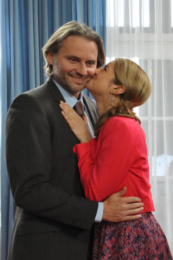 Bild 1 von 10: Michael (Erich Altenkopf, l.); Marlene (Lucy Scherer, r.)