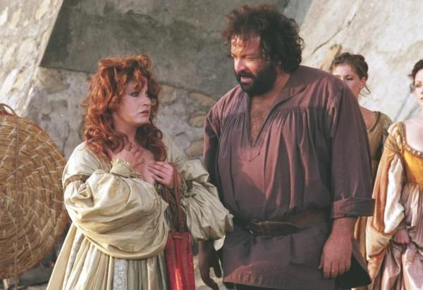 Bild 1 von 4: Leonora (Andréa Ferréol , l.); Ettore Fieramosca (Bud Spencer, r.)