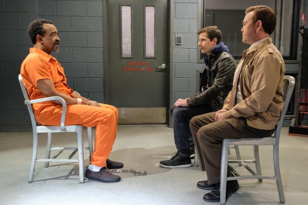 Bild 1 von 16: (v.l.n.r.) Caleb John Gosche (Tim Meadows); Jake Peralta (Andy Samberg); Charles Boyle (Joe Lo Truglio)