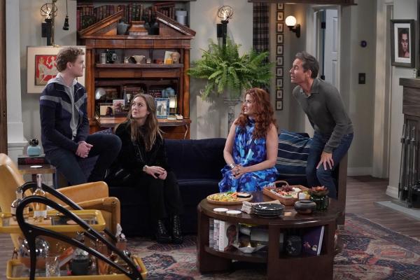 Bild 1 von 8: (v.l.n.r.) Trevor (Peter Graham); Fiona (Billie Lourd); Grace Adler (Debra Messing); Will Truman (Eric McCormack)