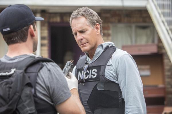 Bild 1 von 24: Als herauskommt, dass ein Terroranschlag auf ein Atomkraftwerk geplant ist, versuchen Pride (Scott Bakula, r.) und Lasalle (Lucas Black, l.) alles, um dies zu verhindern ...