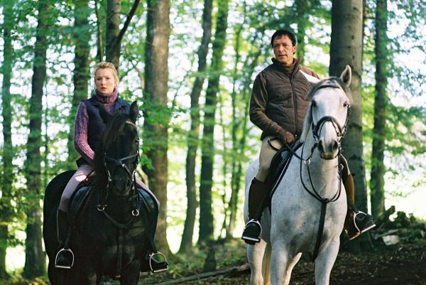 Bild 1 von 10: Im Bild: Katja Studt (Sabine), Michael Roll (Harry Brenndorfer).