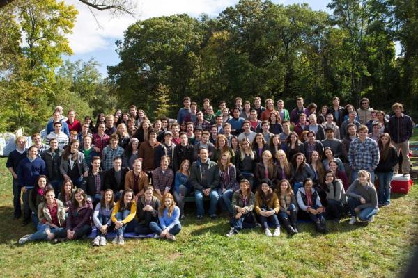 Bild 1 von 5: David Wozniak (Vince Vaughn, vorne M.) inmitten seiner unglaublichen Kinderschar ...