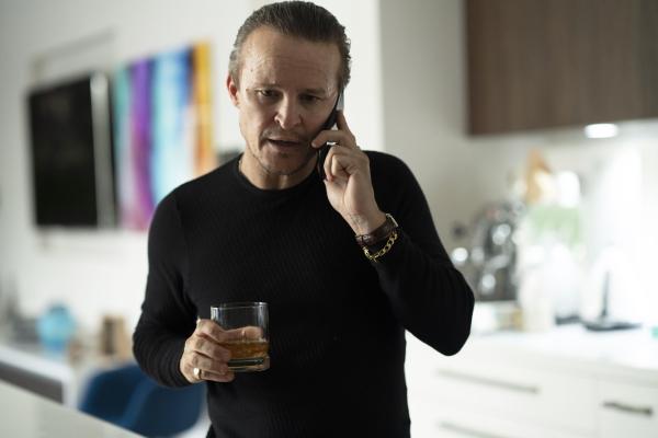 Bild 1 von 9: Freddy (Damon Herriman)