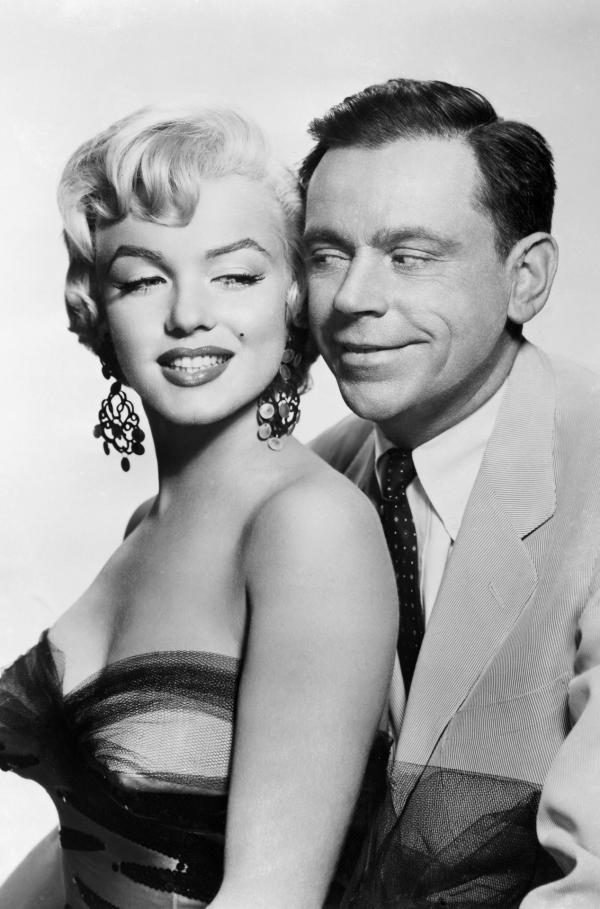 Bild 1 von 5: Marilyn Monroe als das Mädchen und Tom Ewell als Richard Sherman in \