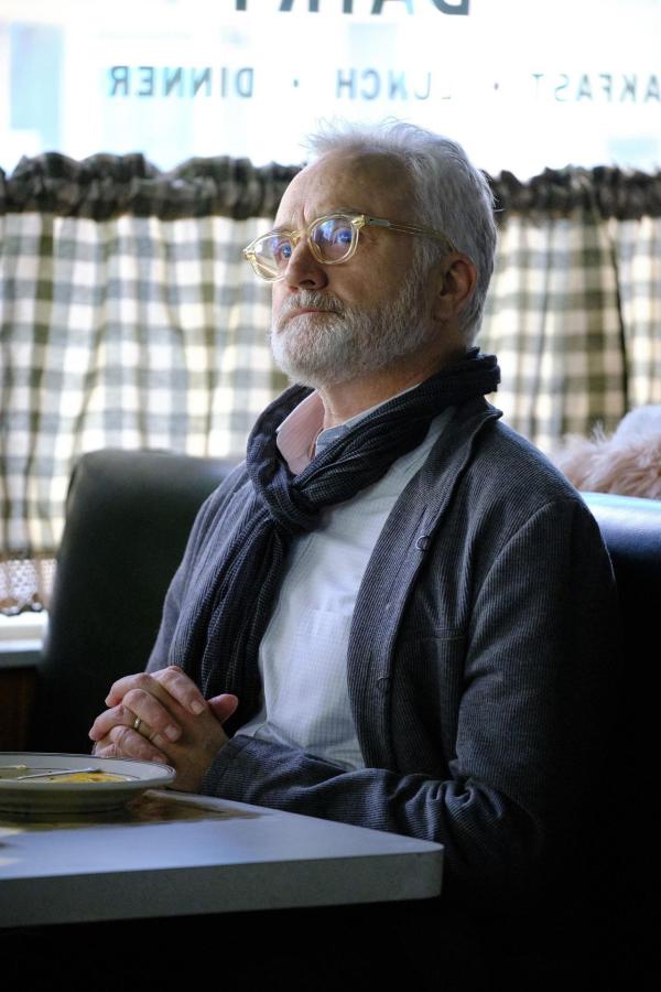 Bild 1 von 11: Arthur Cochran (Bradley Whitford)