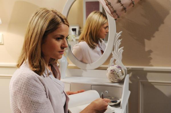Bild 1 von 10: Marlene (Lucy Scherer)