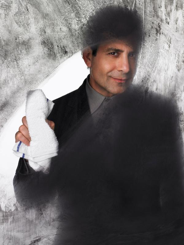 Bild 1 von 7: Adrian Monk (Tony Shalhoub) ist der wohl schrulligste Detektiv der TV-Krimigeschichte. Durch und durch kompliziert als Person, ist er aber gleichzeitig auch ein hervorragender Detektiv. Seine kriminalistische Brillanz ist bestechend.