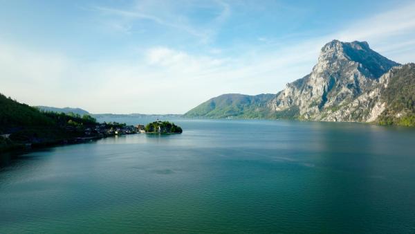 Bild 1 von 31: Im Bild: Traunkirchen und Traunstein.