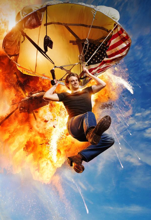 Bild 1 von 18: (1. Staffel) - Ein etwas anderer Held: Angus MacGyver (Lucas Till)