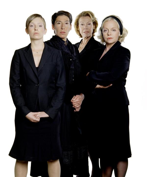Bild 1 von 1: Im Bild (v.li.): Martina Poel (Sabine), Adele Neuhauser (Julie), Gaby Dohm (Henriette), Brigitte Kren (Maria).
