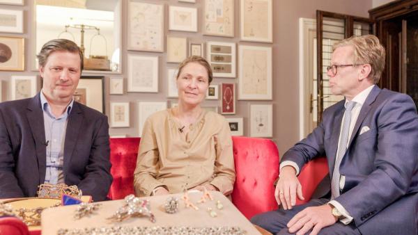 Bild 1 von 8: Im Bild: Eduard Habsburg-Lothringen und Gattin Marie Therese von Gudenus lassen sich von Juwelier Christoph Köchert beraten.