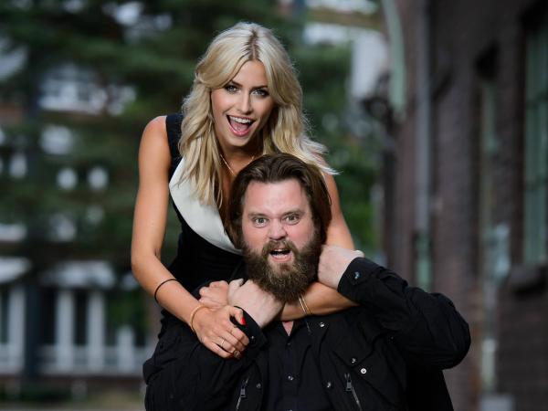 Bild 1 von 5: Lena Gercke (hinten); Antoine Monot jr. (vorne)