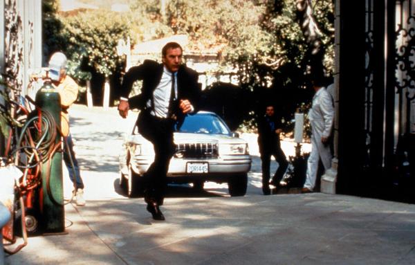 Bild 1 von 17: Im Bild: Kevin Costner (Frank Farmer).