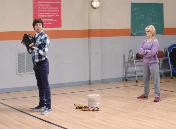 Bild 1 von 30: Trainieren gemeinsam für das besondere Ereignis: Howard (Simon Helberg, l.) und Bernadette (Melissa Rauch, r.) ...