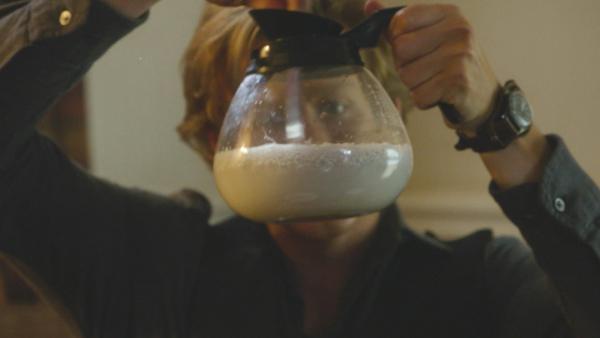 Bild 1 von 65: Kann mit jedem noch so gebräuchlichem Material, wie z.B. Zucker, eine Explosion erzeugen: MacGyver (Lucas Till) ...