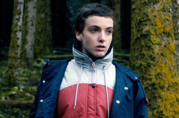 Bild 1 von 1: In der eisigen Stille des Waldes: Gaëlle (Johanna Fillieule) spürt den Hunger nach Liebe so stark, dass sie ihn am liebsten in die Kälte hinausschreien würde. Doch wer hört sie schon?