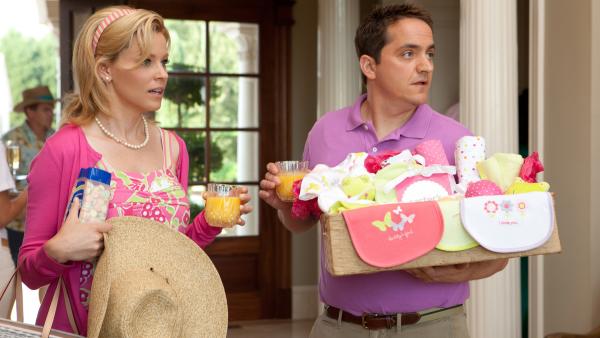 Bild 1 von 5: Für Still-Expertin und Kinderladenbesitzerin Wendy (Elizabeth Banks) ist das Thema Kinderkriegen nichts Neues, und kann nun am eigenen Leib erfahren, wieviel ihre Tipps taugen. Weil sie nur noch Sex nach dem Eisprungkalender haben, leidet ihre Ehe mit Gary (Ben Falcone)...