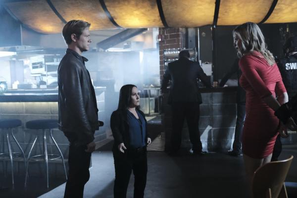 Bild 1 von 7: (v.l.n.r.) Angus MacGyver (Lucas Till); Matty Webber (Meredith Eaton); Dawn (Amy Smart)