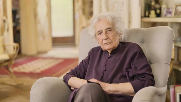 Bild 1 von 10: Anita Lasker-Wallfisch, geboren 1925 in Breslau, spielte Cello im Mädchenorchester von Auschwitz, um zu überleben.