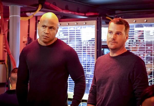 Bild 1 von 11: Sam Hanna (LL Cool J, l.); G. Callen (Chris O'Donnell, r.)