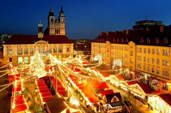 Bild 1 von 2: Weihnachtsmarkt in Magdeburg   (Archivbild aus 2005)