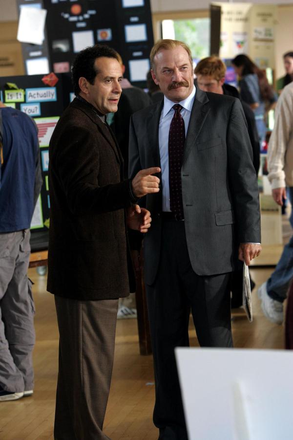 Bild 1 von 1: Im Bild (v.li.): Tony Shaloub (Adrian Monk), Ted Levine (Capt. Leland Stottlemeyer).