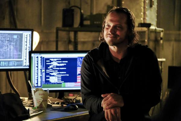 Bild 1 von 9: Cyclone (Ronnie Gene Blevins) hat seinen ganz eigenen Plan, wie er Rileys Fähigkeiten für sich nutzen kann ...