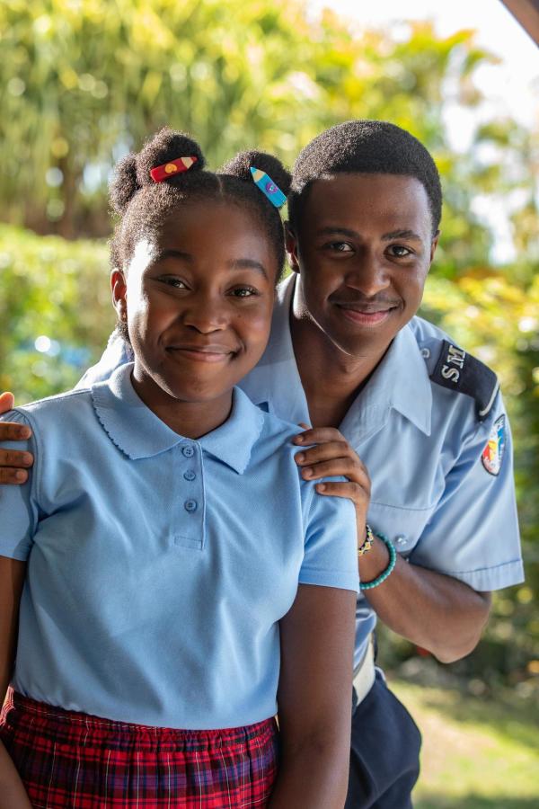 Bild 1 von 1: Im Bild: Miai Leonie Phillip (Jocelyn Pryce), Tahj Miles (Officer Marlon Pryce).
