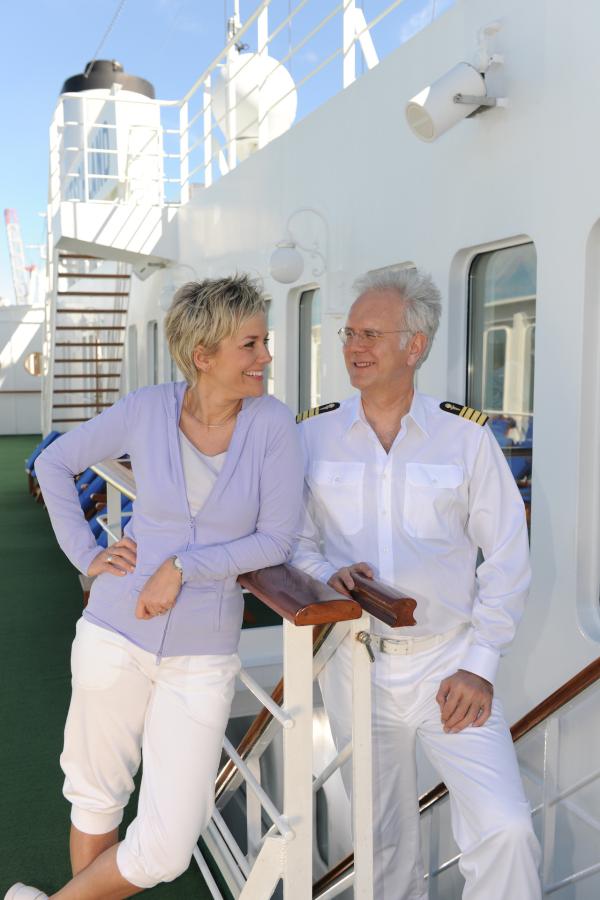 Bild 1 von 12: Inka (Inka Bause) und Oskar Schifferle (Harald Schmidt) in \