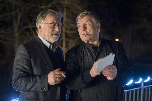 Bild 1 von 5: Hajo Trautzschke (Andreas Schmidt-Schaller, l.); Ewald Kutz (Manfred Zapatka, r.)