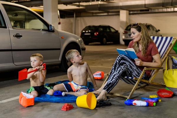 Bild 1 von 22: (4. Staffel) - In \